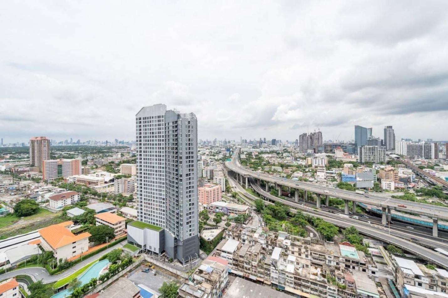 Ban Khlong SamrongBkk Downtown2Min Walk Tobtsアパートメント エクステリア 写真